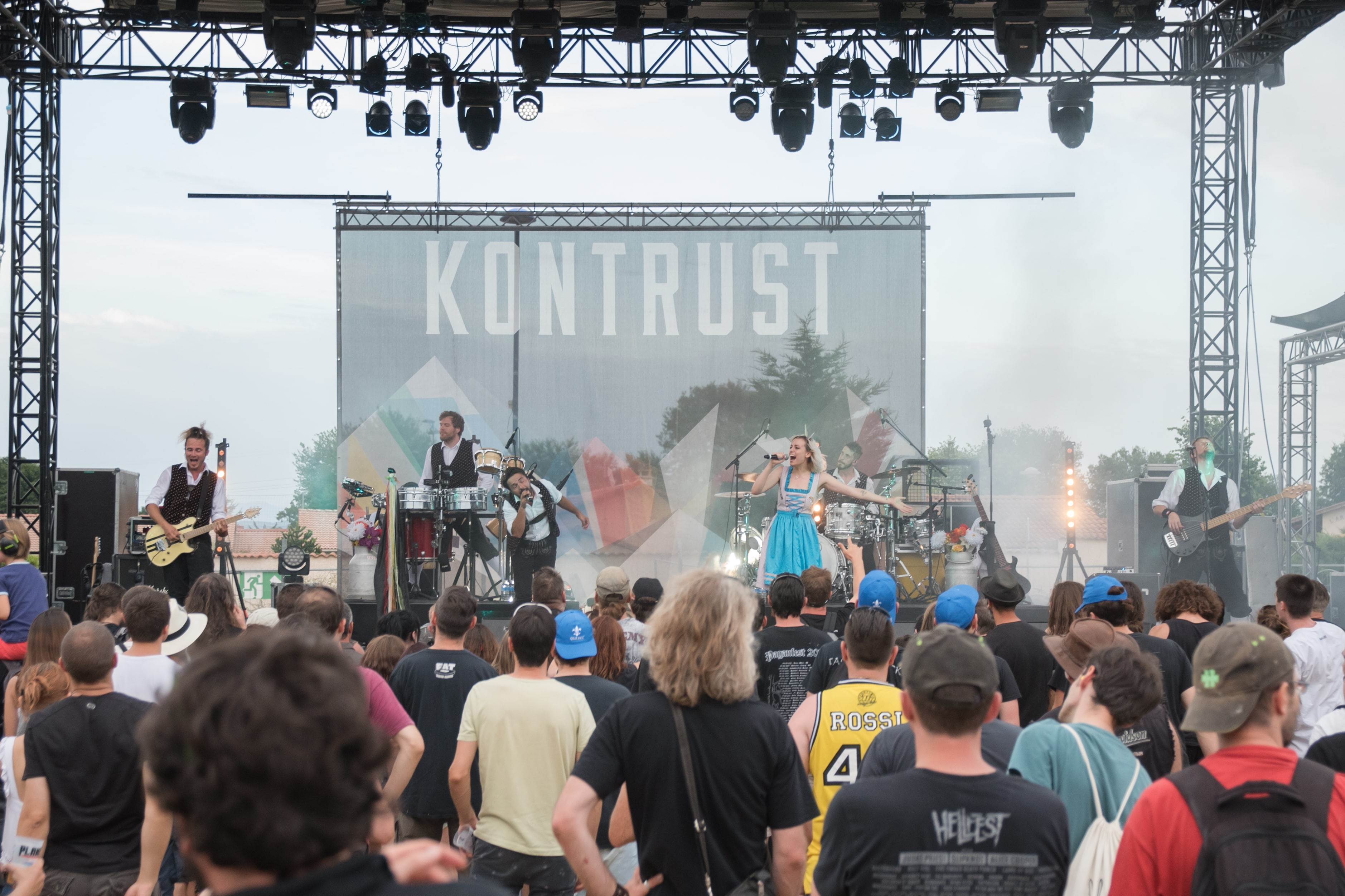 Kontrust 19