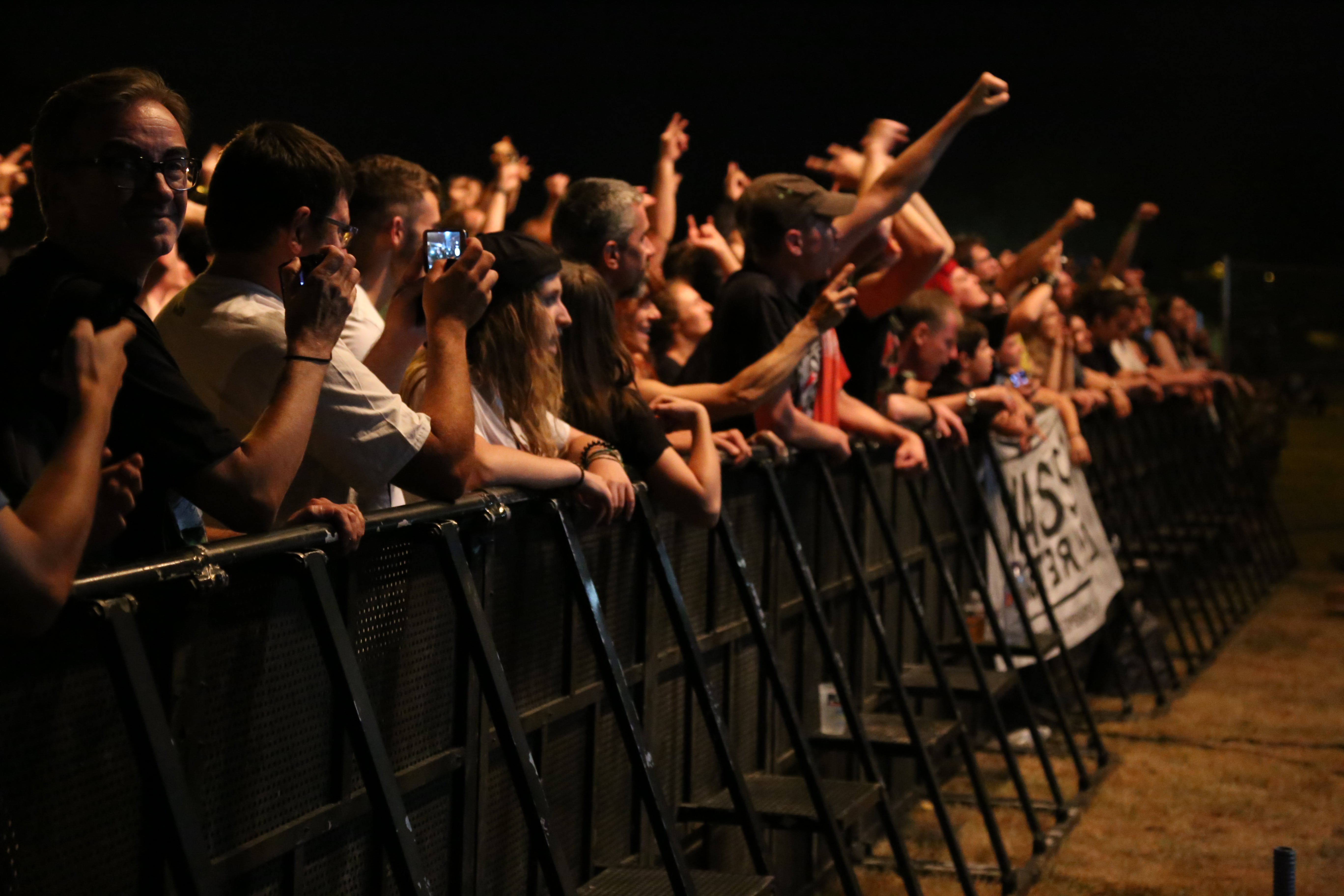 Mass Hysteria 1
