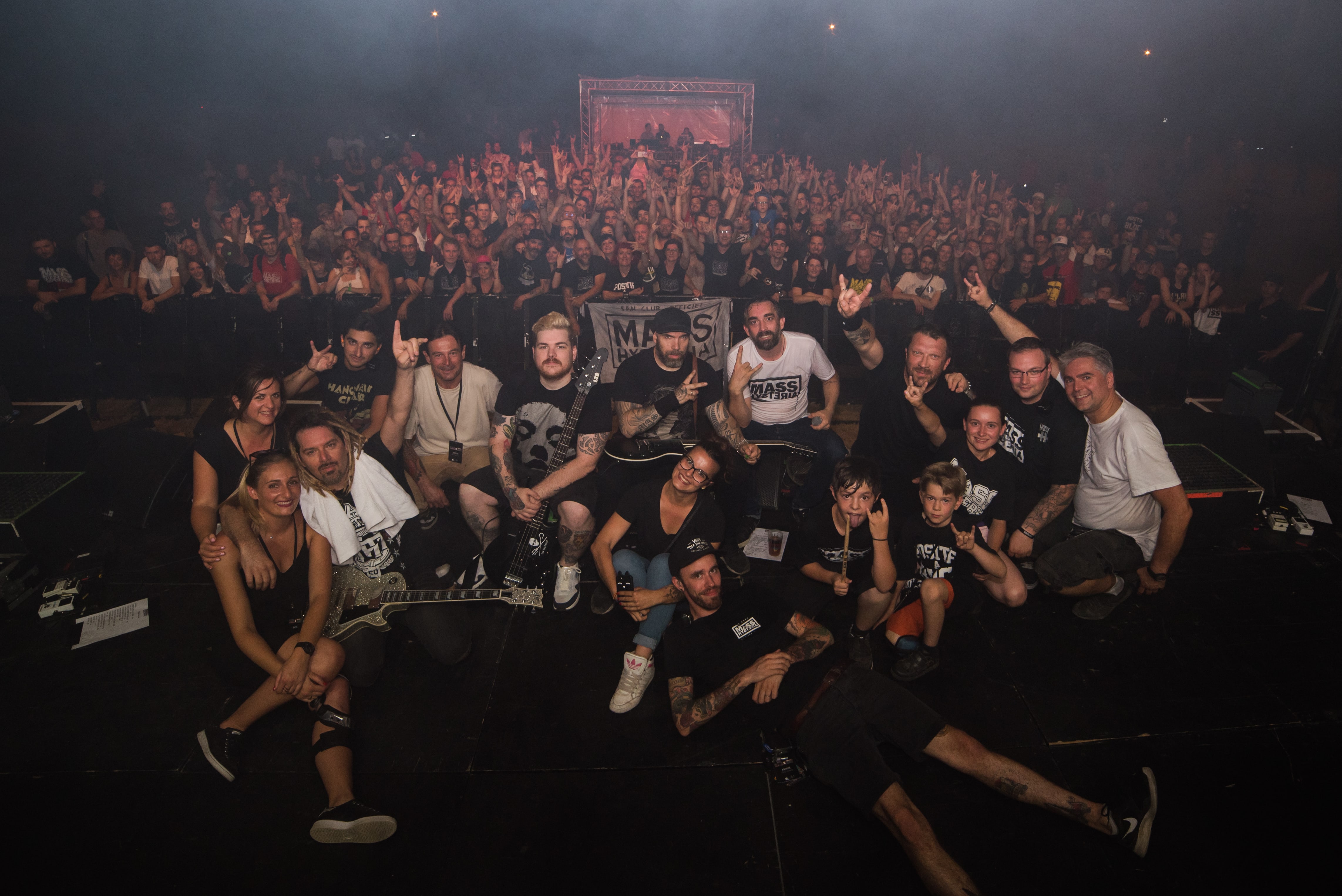 Mass Hysteria 75