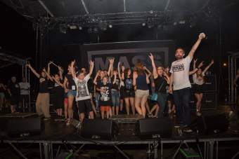 Mass Hysteria 54